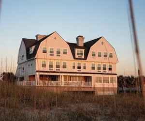 Photo 2 - Elizabeth Pointe Lodge