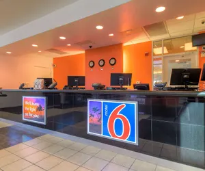 Photo 3 - Motel 6 Las Vegas, NV - Tropicana