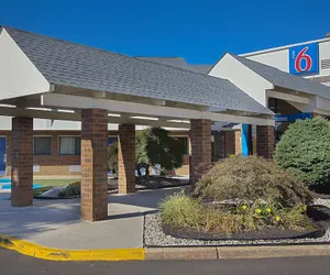 Photo 2 - Motel 6 Piscataway, NJ