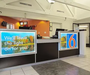 Photo 4 - Motel 6 Piscataway, NJ