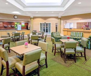 Photo 4 - La Quinta Inn & Suites by Wyndham Salt Lake City Airport