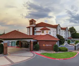 Photo 2 - La Quinta Inn & Suites by Wyndham Sherman