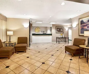 Photo 3 - La Quinta Inn by Wyndham Detroit Canton