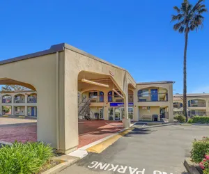 Photo 2 - Motel 6 Lodi, CA