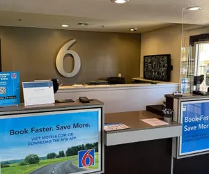 Photo 3 - Motel 6 Lodi, CA