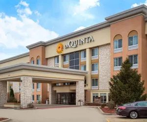 Photo 2 - La Quinta Inn & Suites by Wyndham Effingham