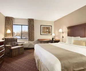 Photo 3 - Baymont by Wyndham Sioux Falls