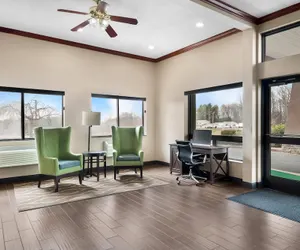 Photo 4 - Comfort Inn and Suites