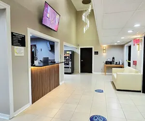 Photo 3 - Super 8 by Wyndham Champaign