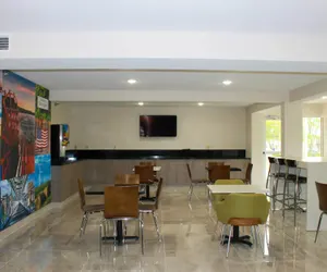 Photo 3 - Clarion Pointe Bettendorf - Quad Cities