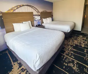 Photo 2 - Clarion Pointe Bettendorf - Quad Cities