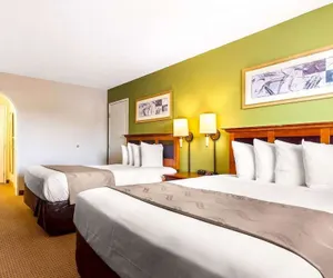 Photo 5 - Auburn House Hotel