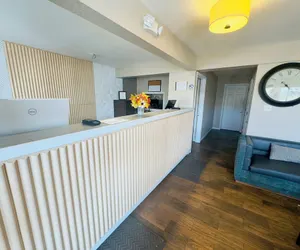 Photo 5 - Deluxe Inn & Suites