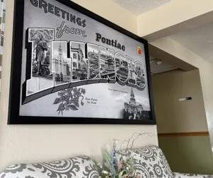 Photo 2 - Super 8 by Wyndham Pontiac