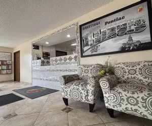 Photo 5 - Super 8 by Wyndham Pontiac