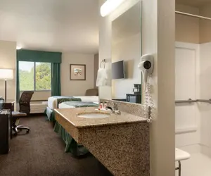 Photo 5 - Baymont by Wyndham Wellington