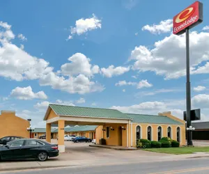 Photo 2 - Econo Lodge Jonesboro