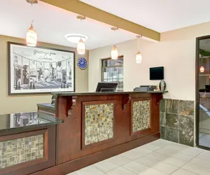 Photo 3 - Super 8 by Wyndham Lakeland