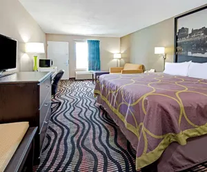 Photo 4 - Super 8 by Wyndham Lakeland