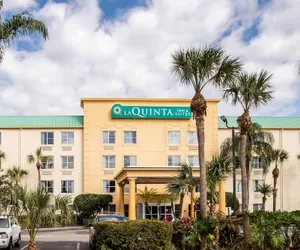 Photo 2 - La Quinta Inn & Suites by Wyndham Melbourne Viera