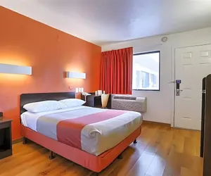Photo 3 - Super 8 by Wyndham Walnut Creek