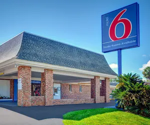 Photo 2 - Motel 6 Tallahassee, FL - Downtown