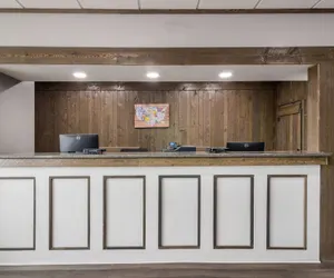 Photo 4 - Econo Lodge Scottsbluff