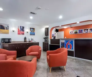 Photo 4 - Motel 6 Marshall, TX