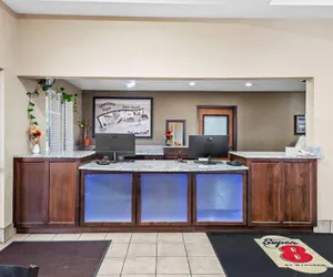 Photo 3 - Super 8 by Wyndham Terre Haute