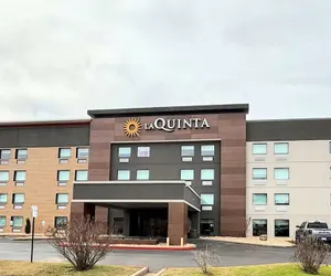 Photo 2 - La Quinta Inn & Suites by Wyndham Springdale