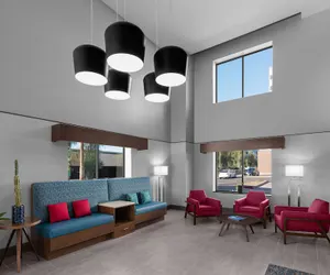 Photo 3 - Hampton Inn Phoenix-Biltmore