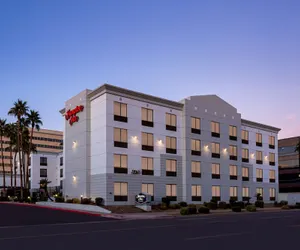 Photo 2 - Hampton Inn Phoenix-Biltmore