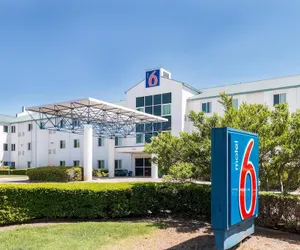 Photo 2 - Motel 6 Irving, TX - DFW Airport North