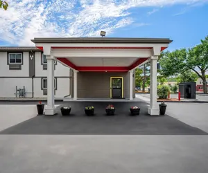 Photo 2 - Super 8 by Wyndham Lewiston Auburn Area