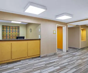 Photo 5 - La Quinta Inn by Wyndham Auburn Worcester