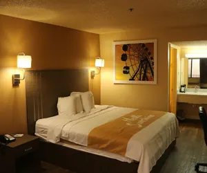 Photo 5 - Days Inn by Wyndham Fresno South