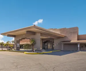 Photo 2 - Quality Inn & Suites Lake Havasu City