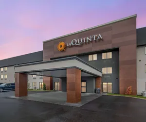 Photo 2 - La Quinta Inn & Suites by Wyndham Nashville Airport