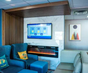 Photo 4 - La Quinta Inn & Suites by Wyndham Fayetteville I-95