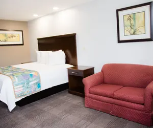 Photo 4 - Baymont by Wyndham Fort Walton Beach Mary Esther