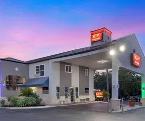Photo 2 - Econo Lodge Inn & Suites Near Lackland AFB