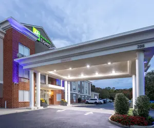 Photo 2 - Holiday Inn Express and Suites Vineland Millville, an IHG Hotel