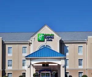 Photo 2 - Holiday Inn Express & Suites Orangeburg