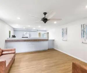 Photo 3 - Suburban Studios Lakeland North I-4