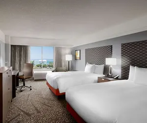 Photo 5 - DoubleTree by Hilton San Francisco Airport North Bayfront