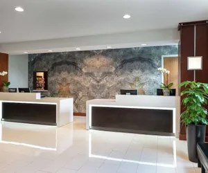Photo 4 - DoubleTree by Hilton San Francisco Airport North Bayfront