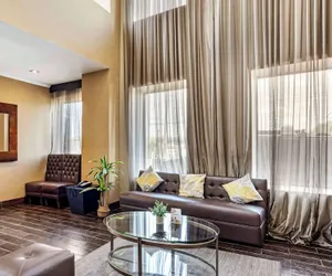 Photo 4 - Best Western Plus Newark Airport West