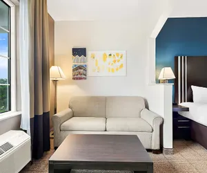 Photo 2 - Comfort Suites New Orleans East