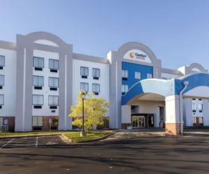 Photo 2 - Comfort Suites