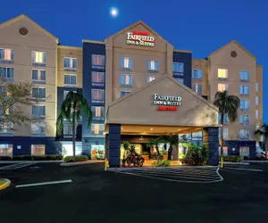 Photo 2 - Fairfield Inn & Suites by Marriott Near Universal Orlando
